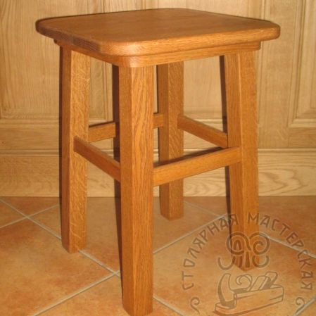 1.4 Taburet Massiv